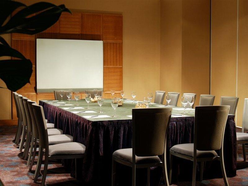 Hotel Nikko Tientsin Dış mekan fotoğraf A meeting room at the hotel