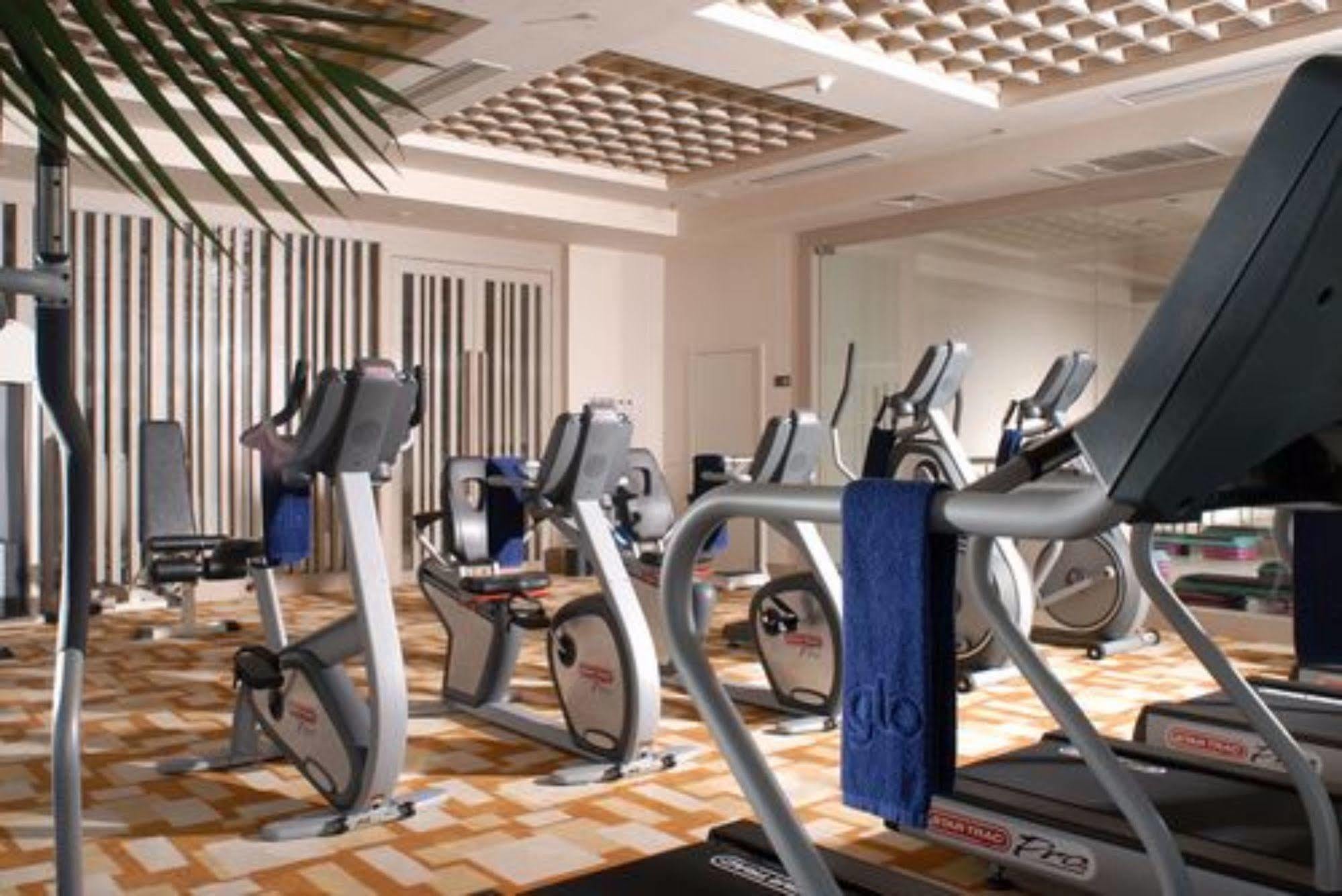 Hotel Nikko Tientsin Dış mekan fotoğraf The gym at the hotel